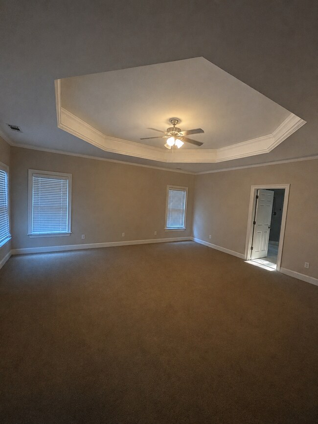 Building Photo - 860 Streamside Dr
