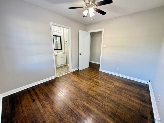Building Photo - 117 Meadow Dr