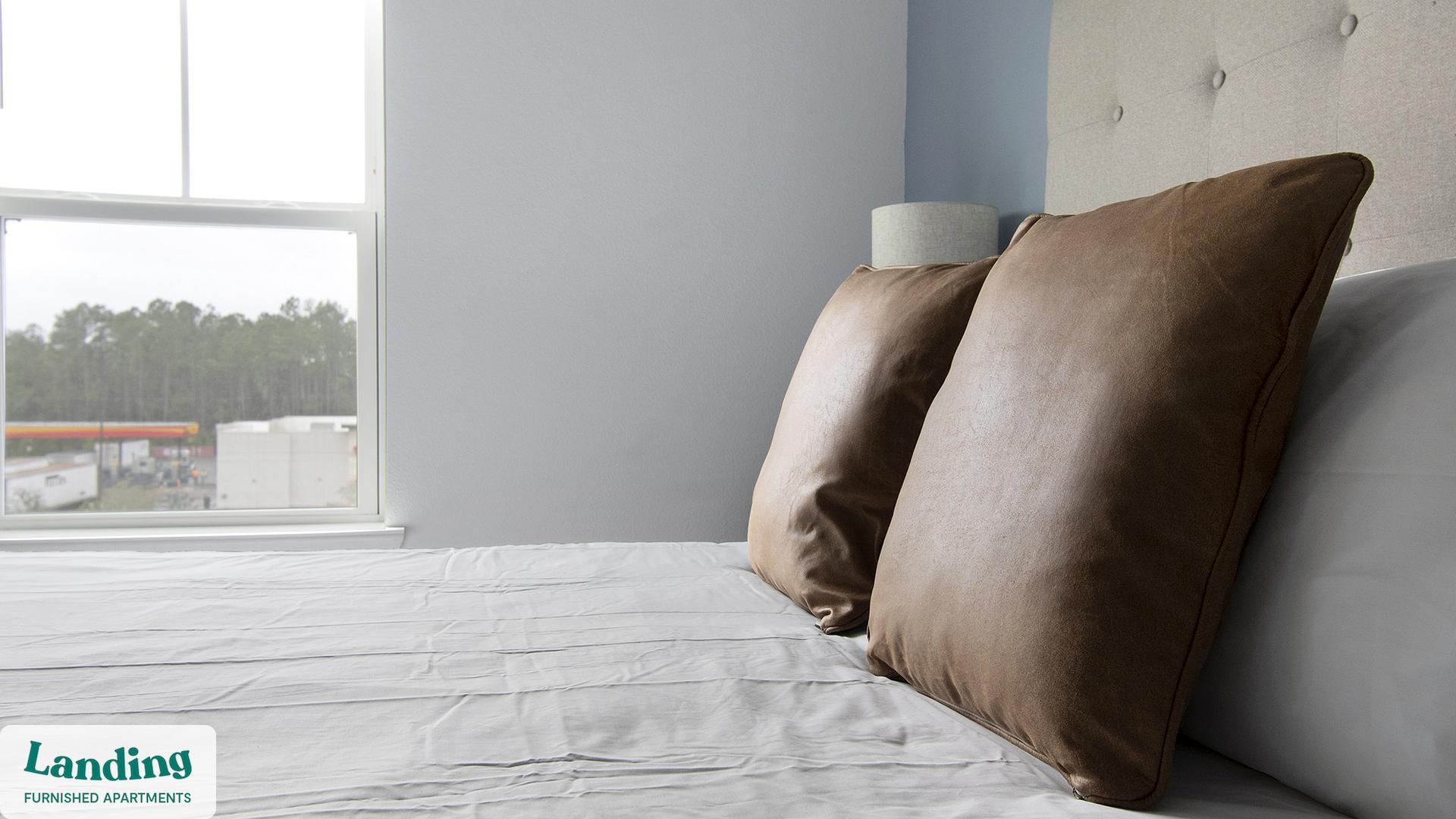 Building Photo - 12525 Tibbets Ln