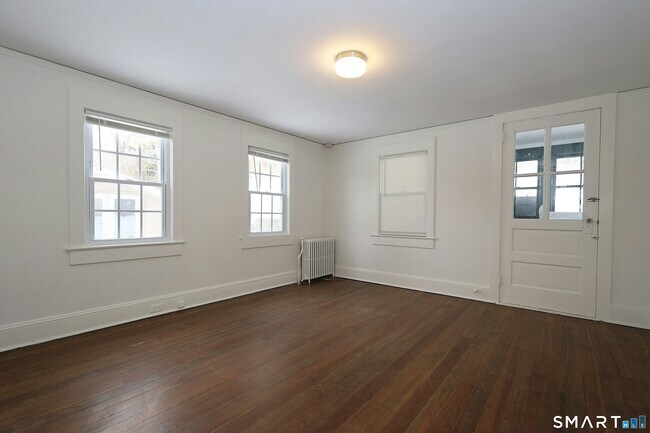 Building Photo - 48 W Branchville Rd