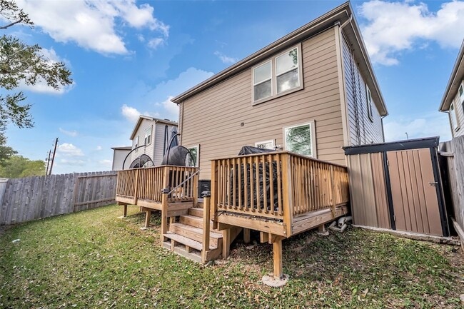 Building Photo - 7306 Madison Cmns Ln