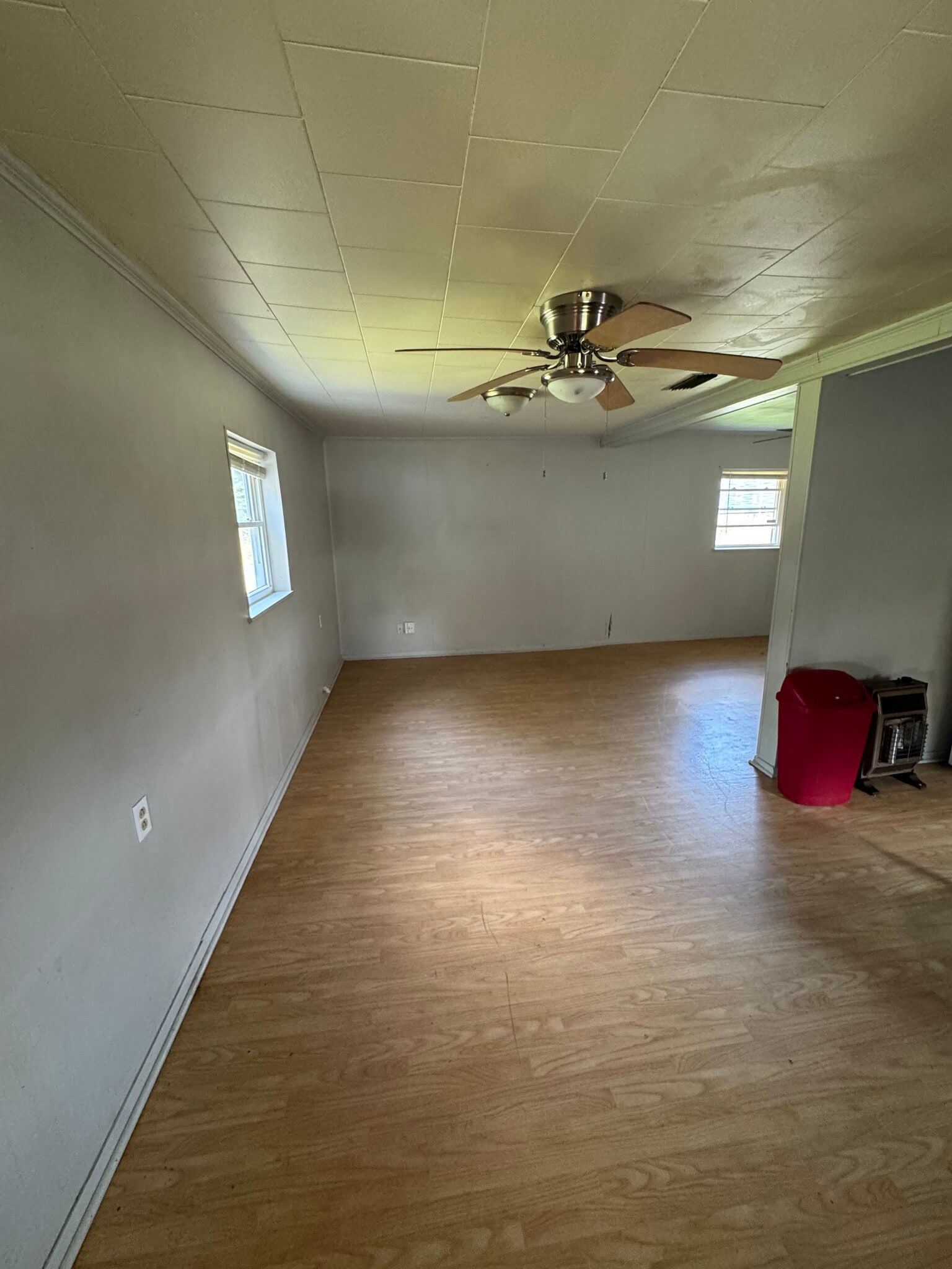 Dining area - 2202 S Adams Ave