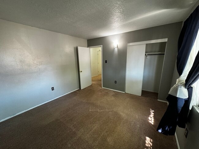 Building Photo - 315 San Andres Ave NW