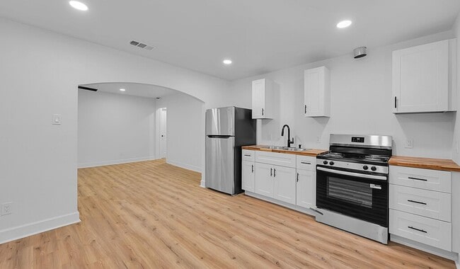 Building Photo - 2525 Cole Ave