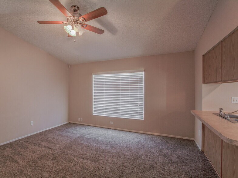 Building Photo - 1573 Palmstone Dr