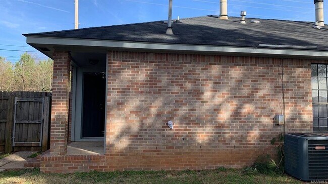 Building Photo - 465 Durden Rd
