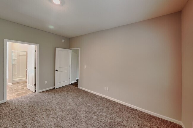 Building Photo - 5071 Shellback Dr
