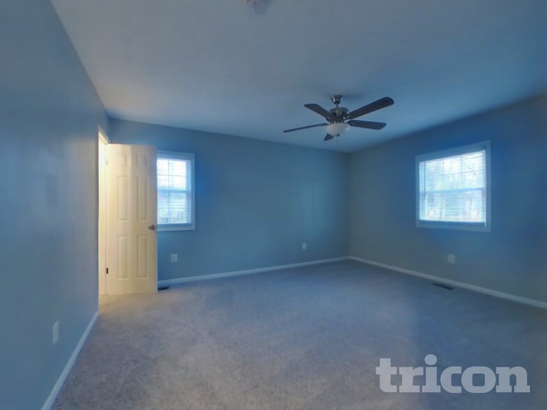 Building Photo - 4016 Oakley Dr