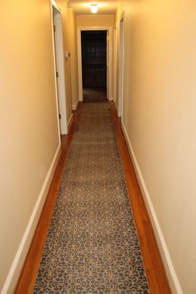 Building Photo - Spacious 4-Bedroom Home in Desirable Walnu...
