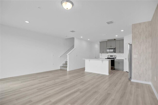 Building Photo - 2026 Crape Jasmine Ln