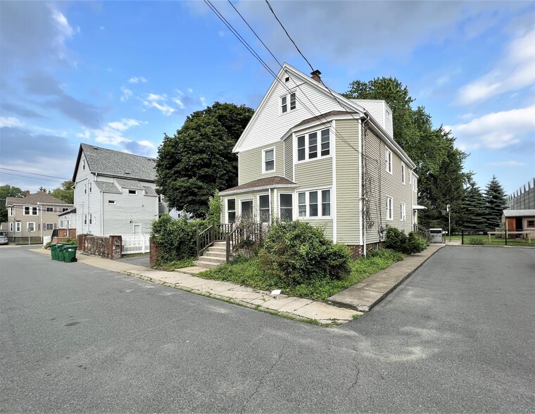 Building Photo - 10 Winchester Ct