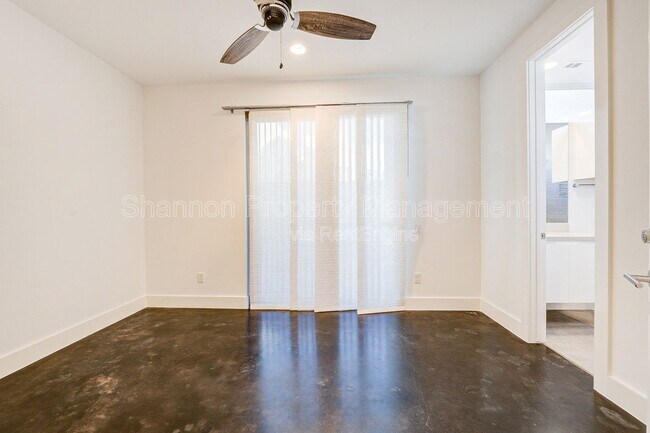 Building Photo - 2333 Sperber Ln