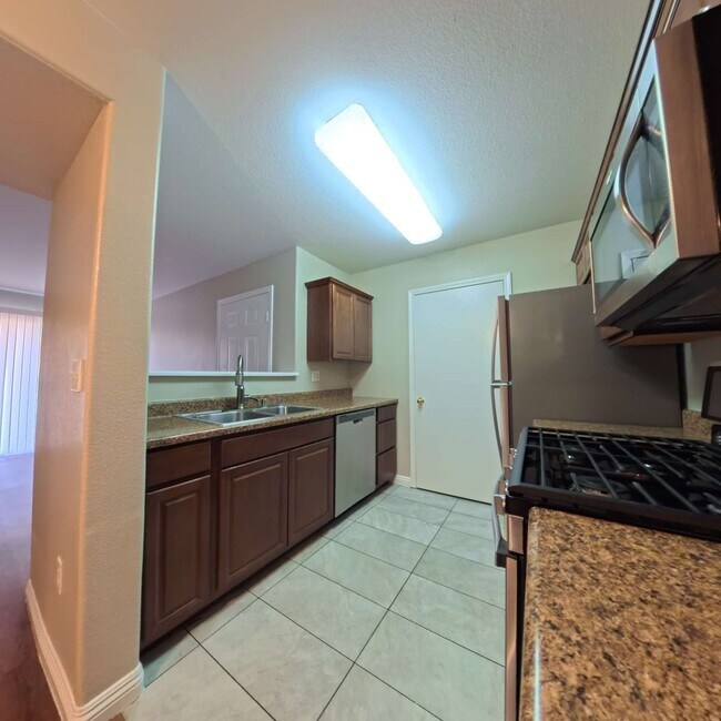 Building Photo - 1 Car Garage | Gated Community | 1st Floor Unit