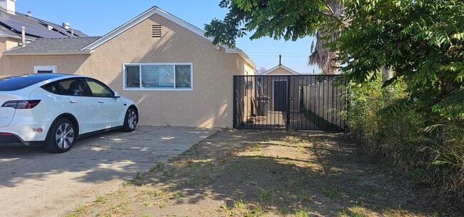 Primary Photo - 1690 Colfax Dr