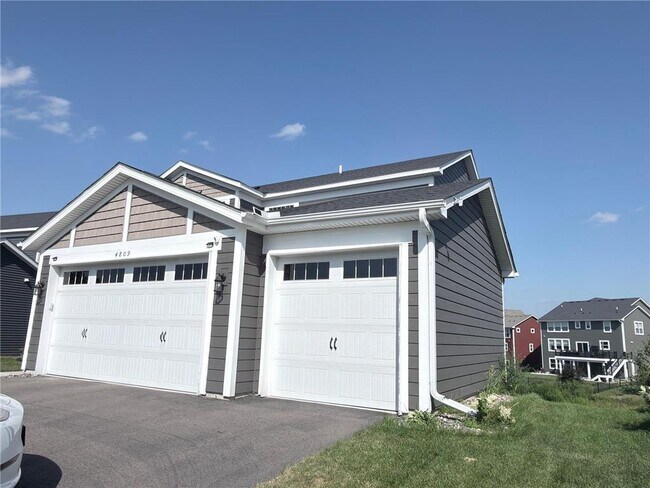 Building Photo - 4809 Stable View Dr
