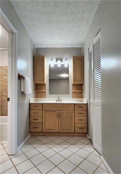 Building Photo - 401 Park Ridge Cir