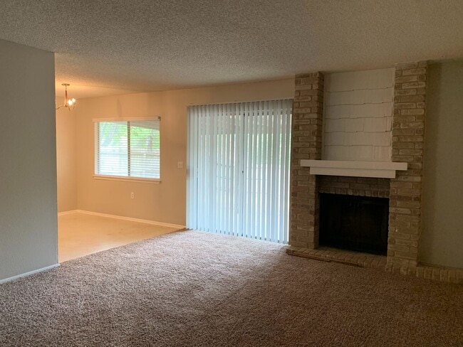 Building Photo - NICE 3 BEDROOM IN NORTH EAST ISD - EASY ACCESS TO RANDOLPH AFB, FT. SAM, 1604, 35, & SHOPPING