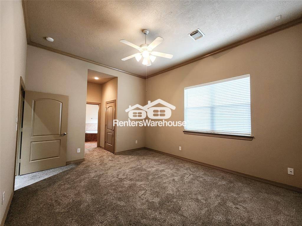 Building Photo - 910 McKinney Park Ln