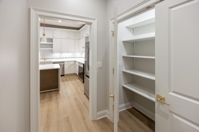 Building Photo - 265 Trunk St NE