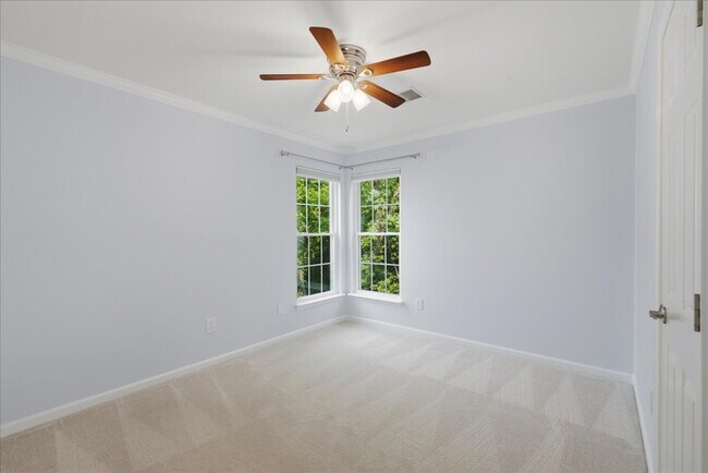 Building Photo - Spacious Broadlands Home Backing to Nature with Expansive Outdoor Living