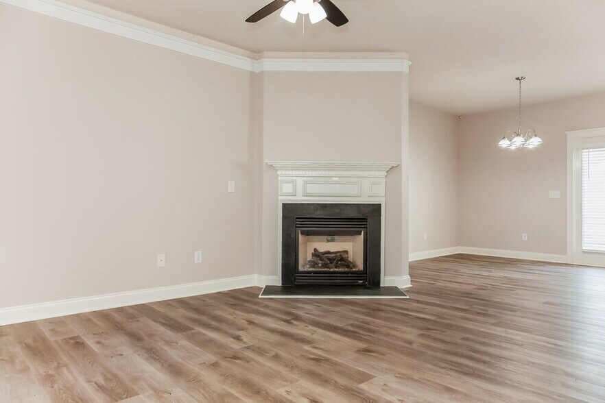 Building Photo - 7314 Darblay St