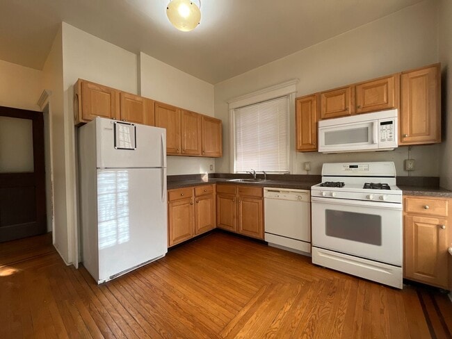 Building Photo - 2110 Walnut St