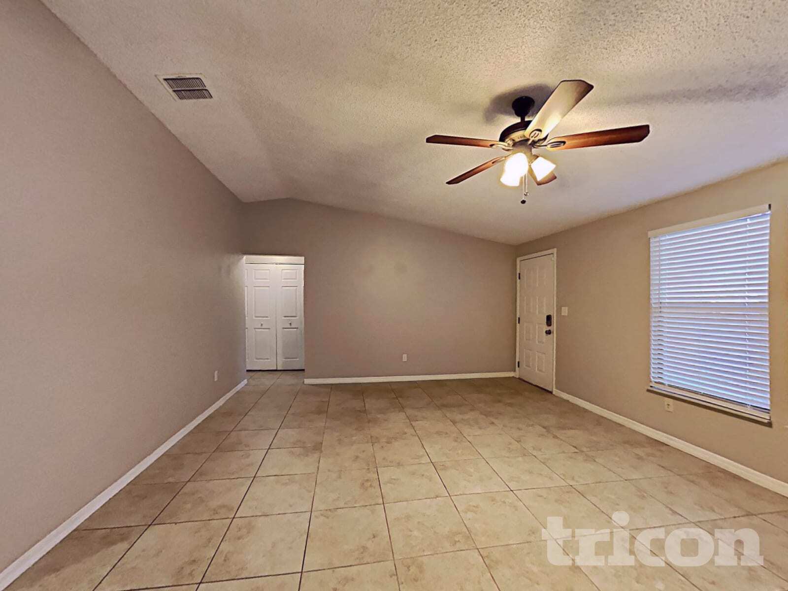 Building Photo - 1314 Oakcrest Dr