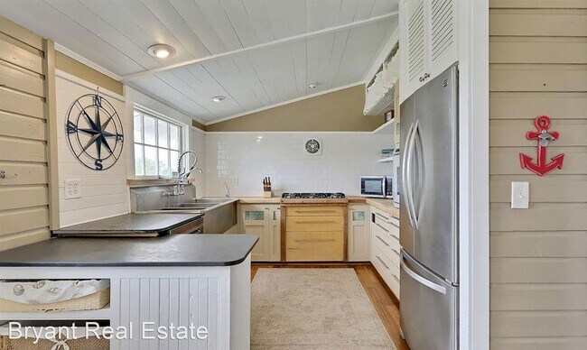 Building Photo - 3 br, 3 bath House - (C224) 719 Carolina B...