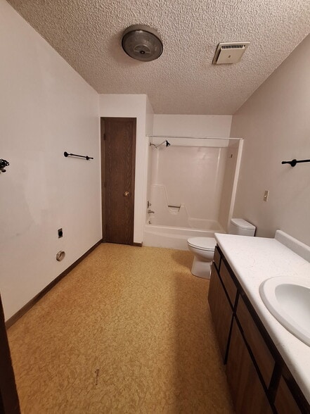 Bathroom - 1460 Wilson Ave