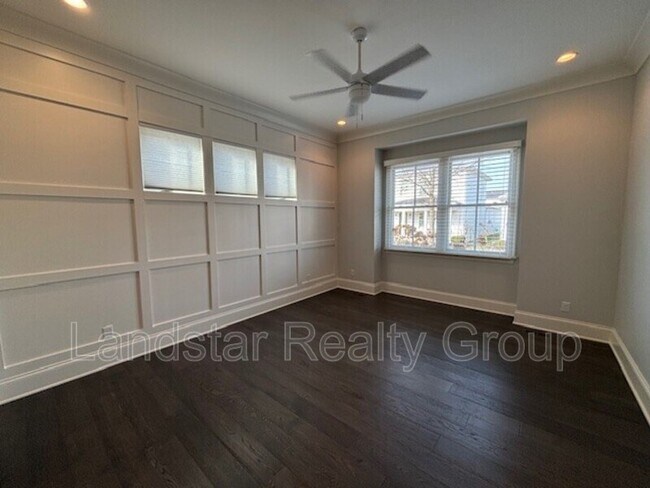 Building Photo - 6411 Moonseed St