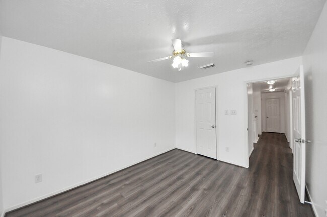 Building Photo - 3138 Waters View Dr