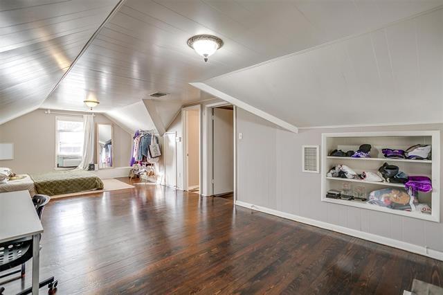 Building Photo - 3140 Rogers Ave