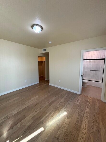 Building Photo - 2918 S Normandie Ave