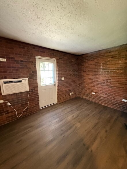 Family/Dining Room - 307 June Marie Dr