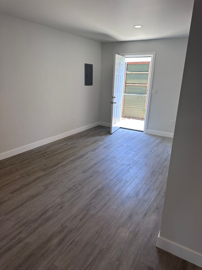 Building Photo - 454 Colin Kelly Dr
