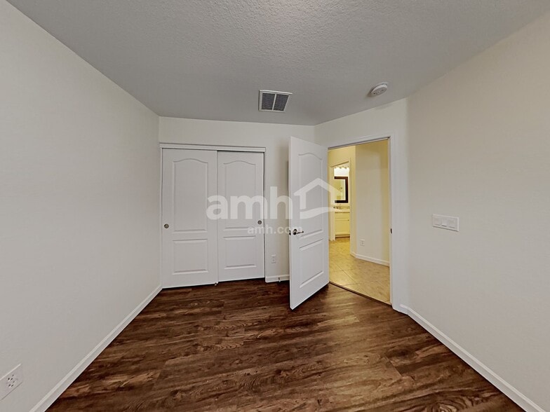 Building Photo - 4592 E Longhorn St