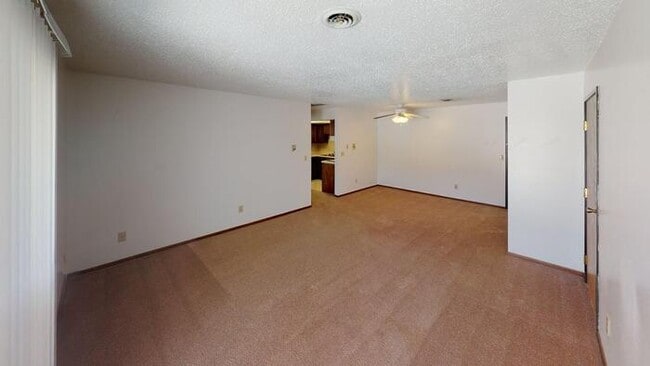 Building Photo - 1727 N Grandview Ln