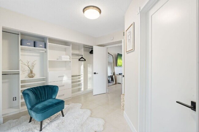 Building Photo - 14410 North 42nd Pl