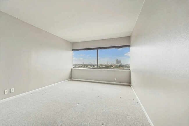 Building Photo - 5000 Montrose Blvd