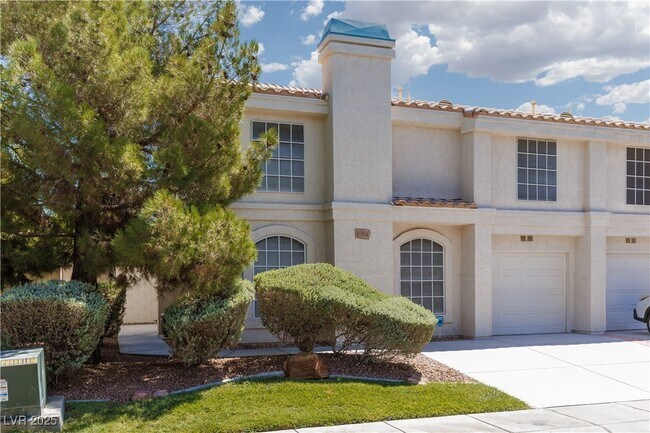 Primary Photo - 1004 Sun wood Dr