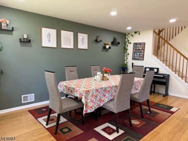 Building Photo - 1704 Bergen Ct