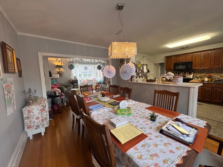 Building Photo - 10 Webster St