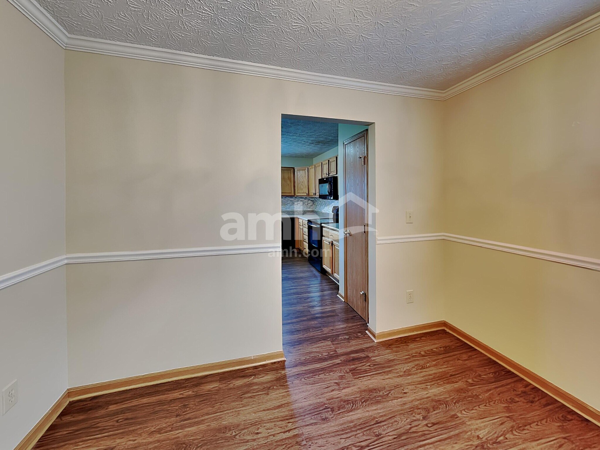 Building Photo - 452 Crestmoore Dr
