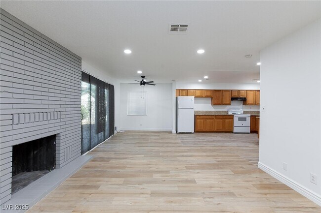 Building Photo - 1513 Bryn Mawr Ave