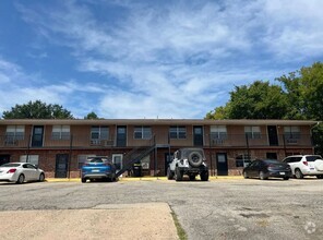 Building Photo - Charleston Apts