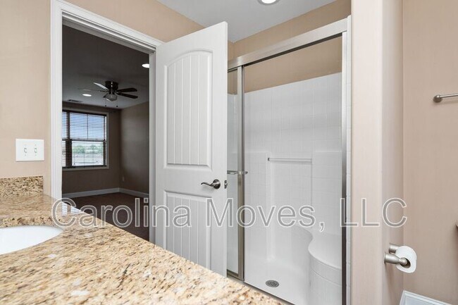 Building Photo - 213B Bell Heather Lane
