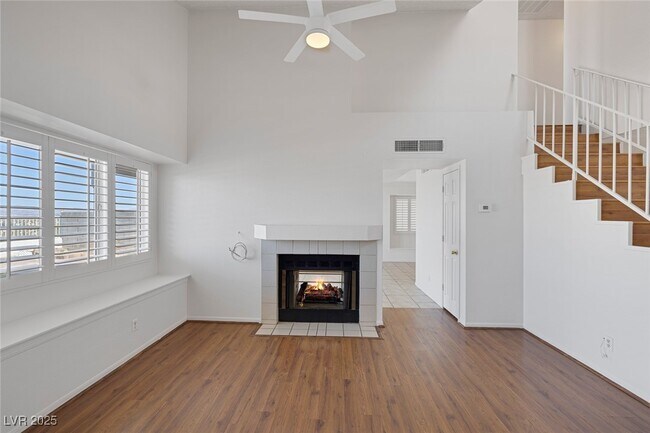 Building Photo - 1701 Duarte Dr