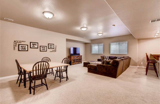 Building Photo - 10013 Oak Knoll Terrace