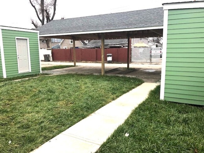 Building Photo - 1144 Churchman Ave