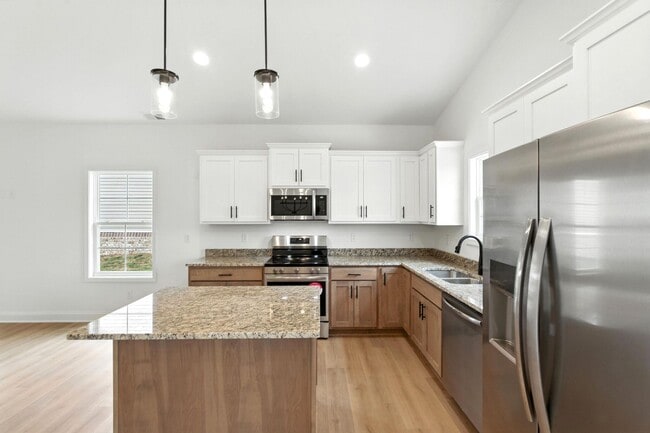 Building Photo - 1108 Mission Dr